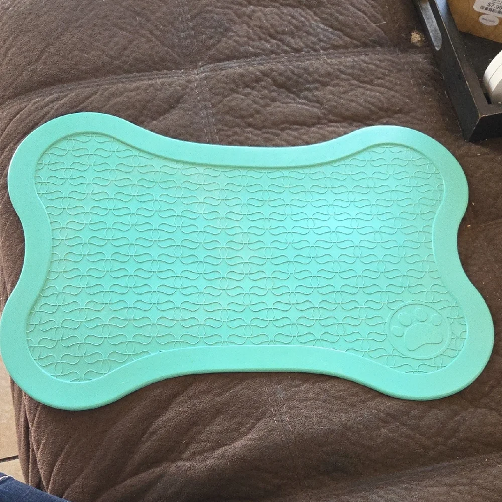 Turquoise Dog Feeding Mat